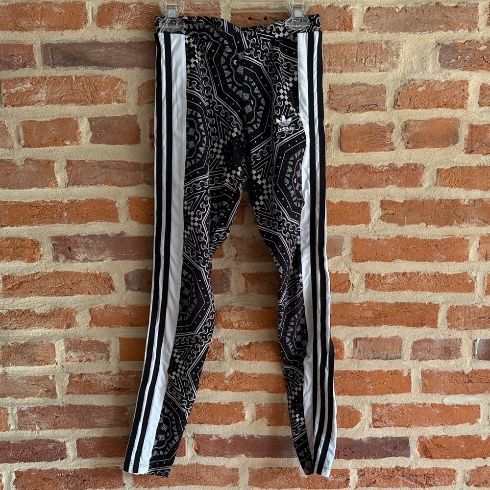 Adidas Classics print women’s leggings